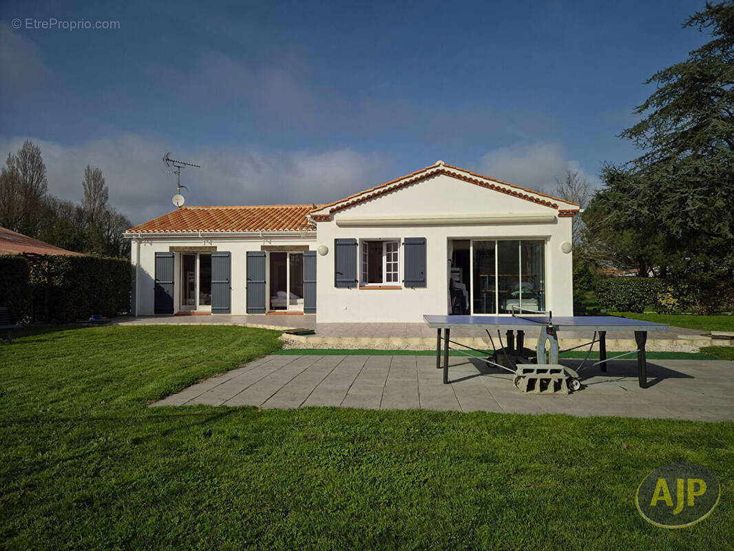 Maison à COMMEQUIERS
