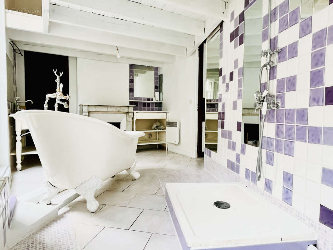 Appartement à MARSEILLE-1E