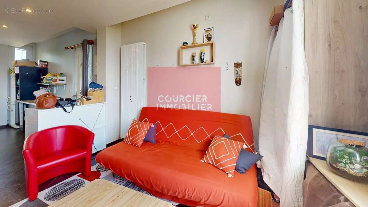 Appartement à SAINT-REMY-L'HONORE