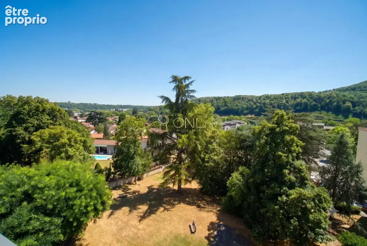 Fontaines Saint-Martin Appartement 2 Chambres Balcon - photo 9