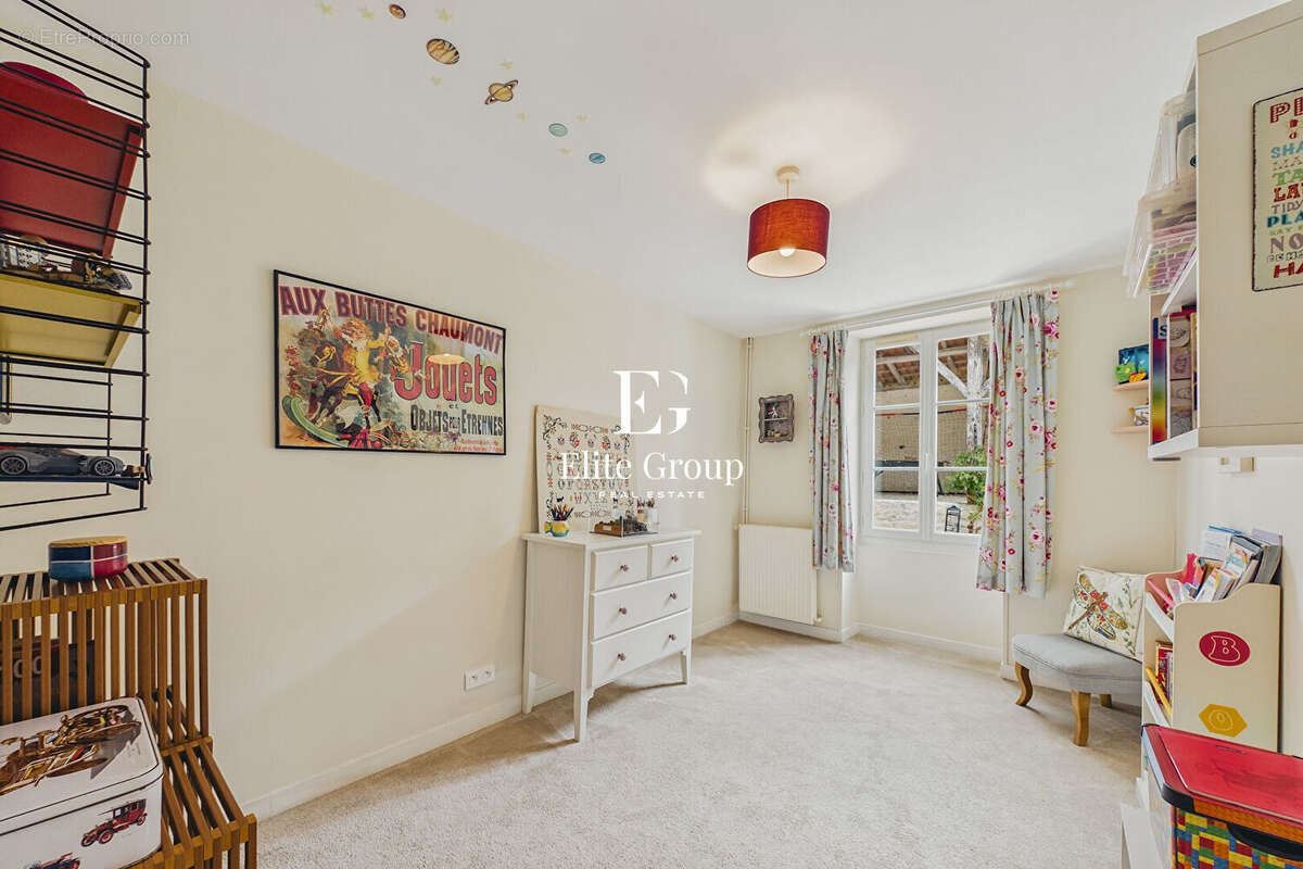 Maison à MONTMOREAU-SAINT-CYBARD