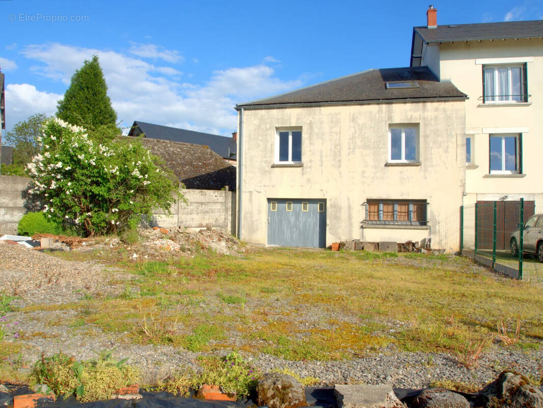 Maison à MESSEIX