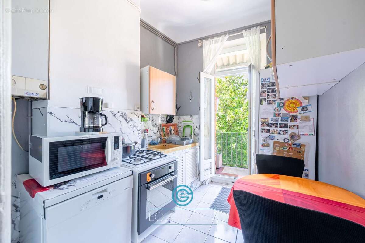 Appartement à MARSEILLE-6E