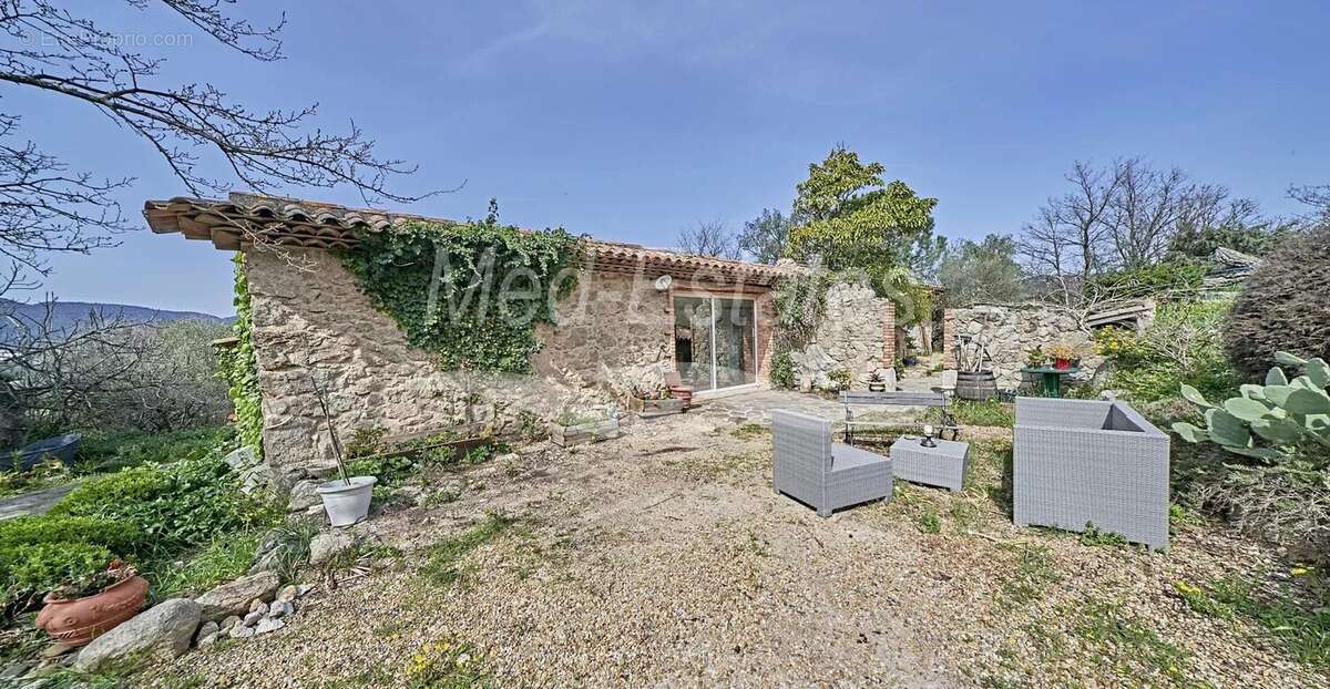 Maison à PLAN-DE-LA-TOUR