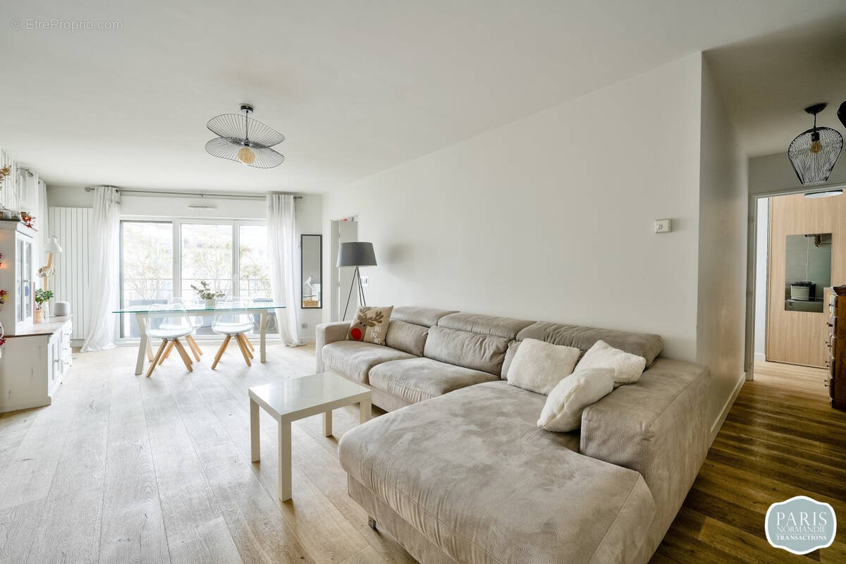 Appartement à PARIS-15E
