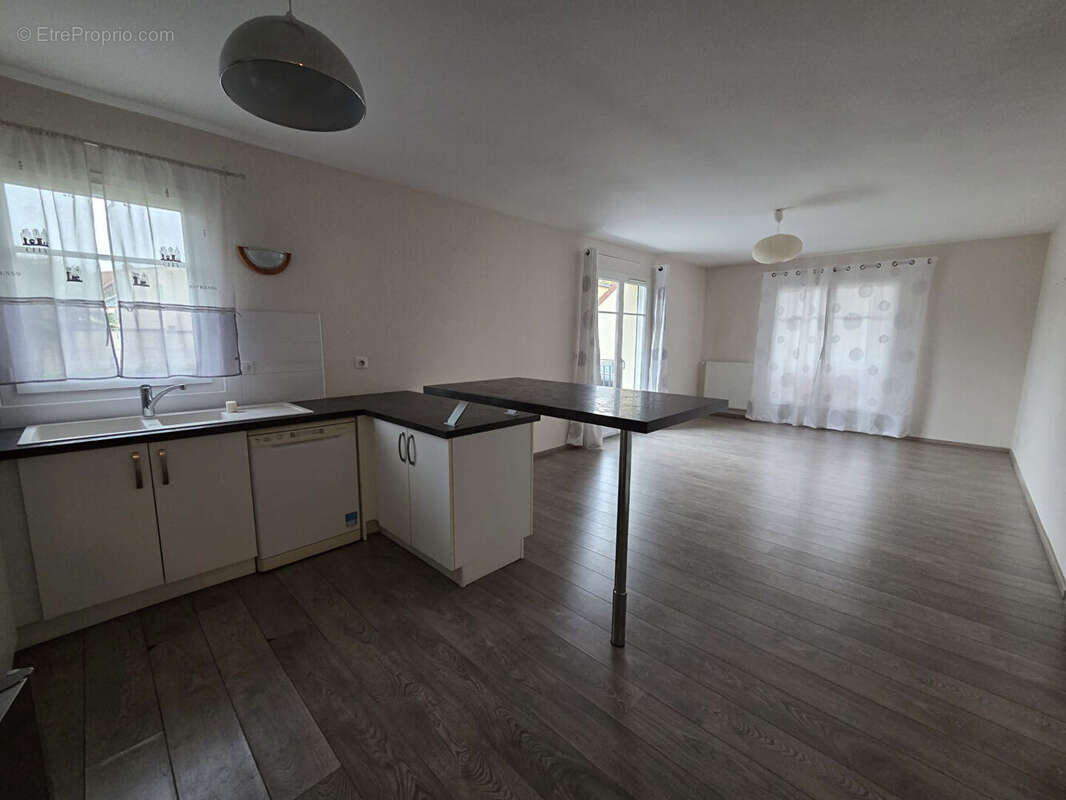 Appartement à PIERRES