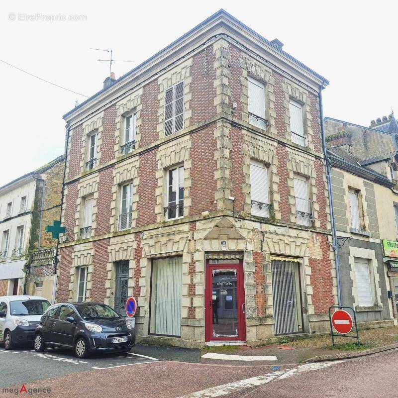 Appartement à LE MELE-SUR-SARTHE