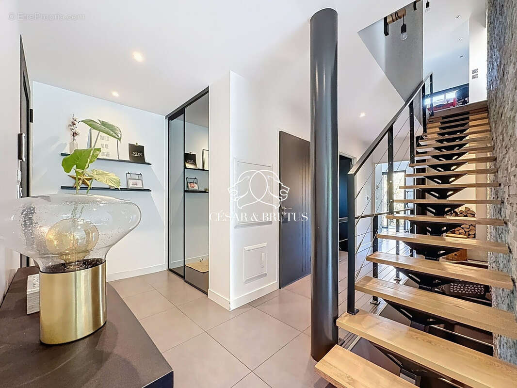 Maison à SAINT-ROMAIN-AU-MONT-D&#039;OR