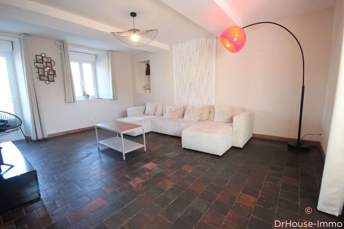Maison 105 m² à Le Molay-Littry  - photo 4