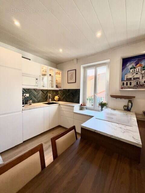 Appartement à CONTES