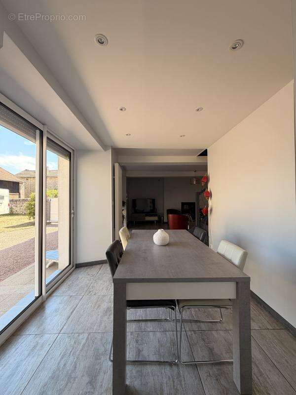 Maison 180 m² à Piegut-Pluviers  - photo 12