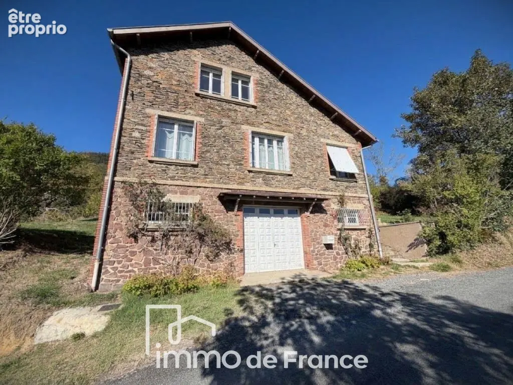 Beaux volumes pour cette maison en pierre  de 135m2 - photo 1