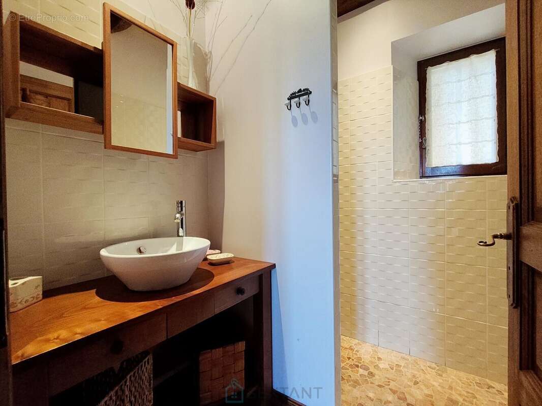 Proche Monpazier, propriété de caractère avec 3 habitations, dépendances et piscine sur 5,3 hectares de terrain - photo 12
