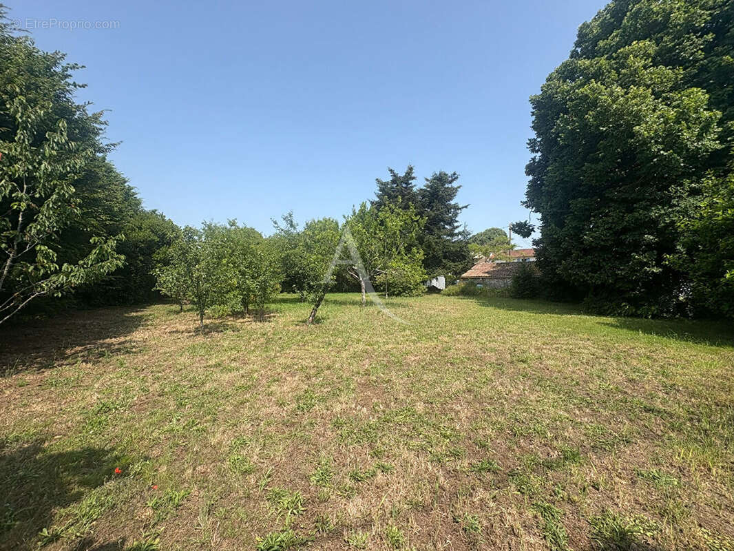 Maison à SAINT-JUST-LUZAC