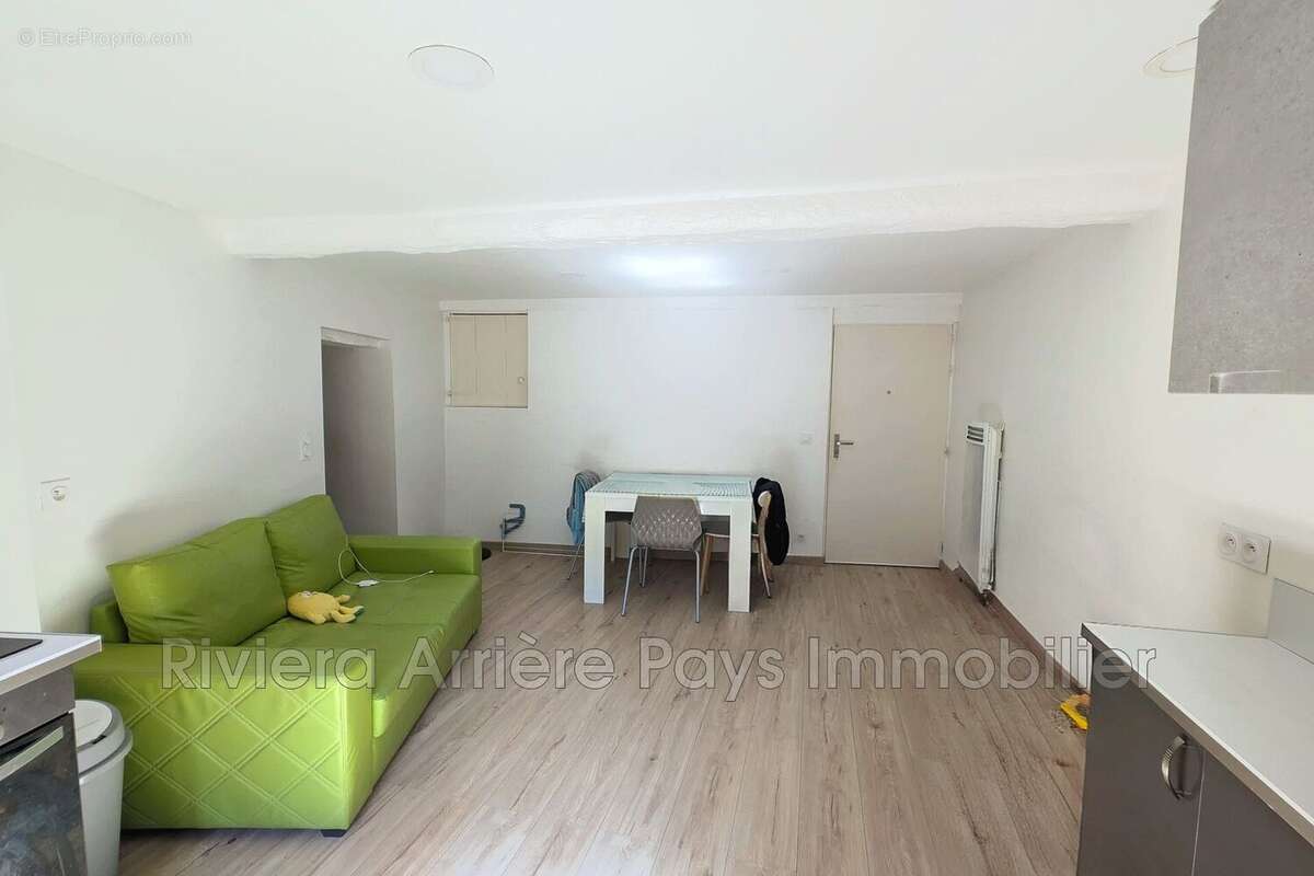 Appartement à PUGET-THENIERS