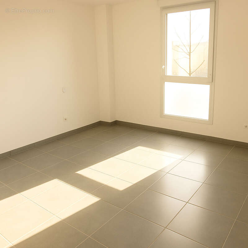 Appartement à BEAUZELLE