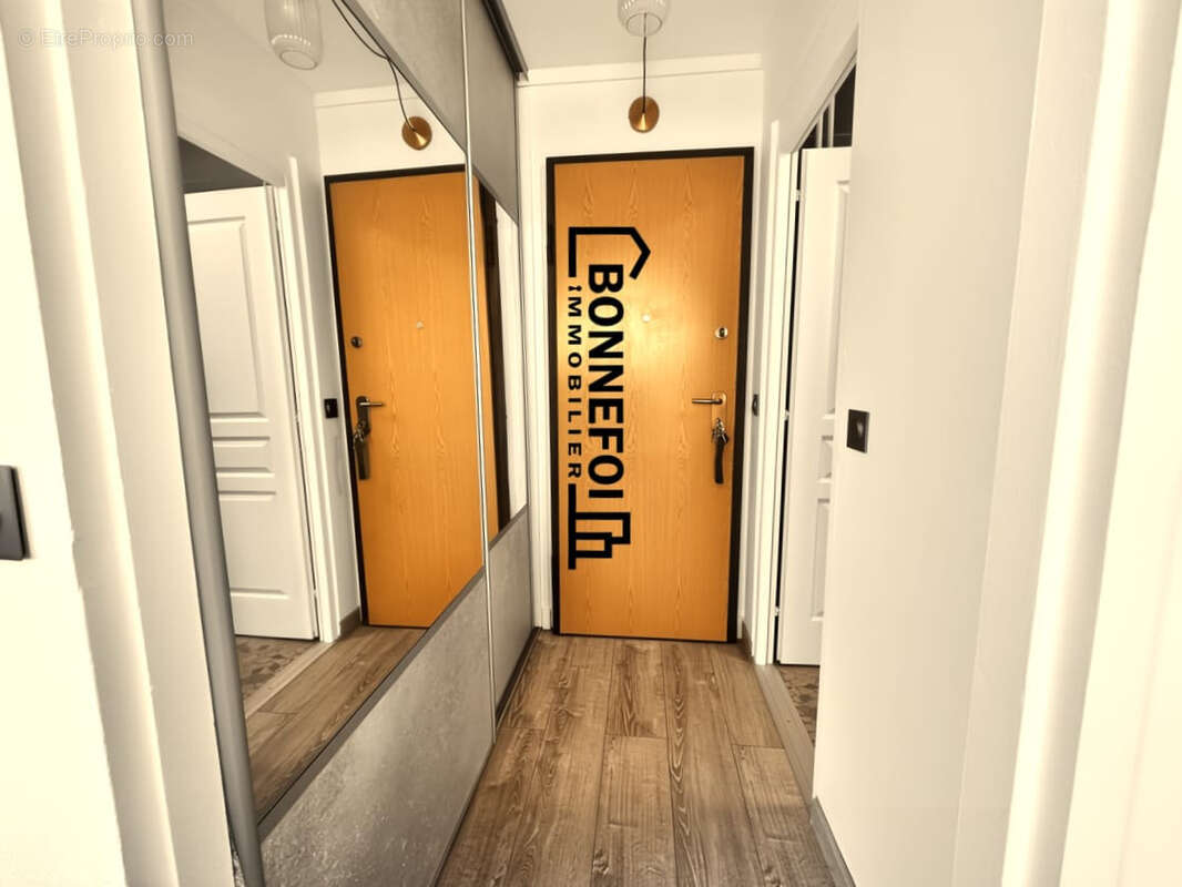 Appartement à SAINT-MAUR-DES-FOSSES