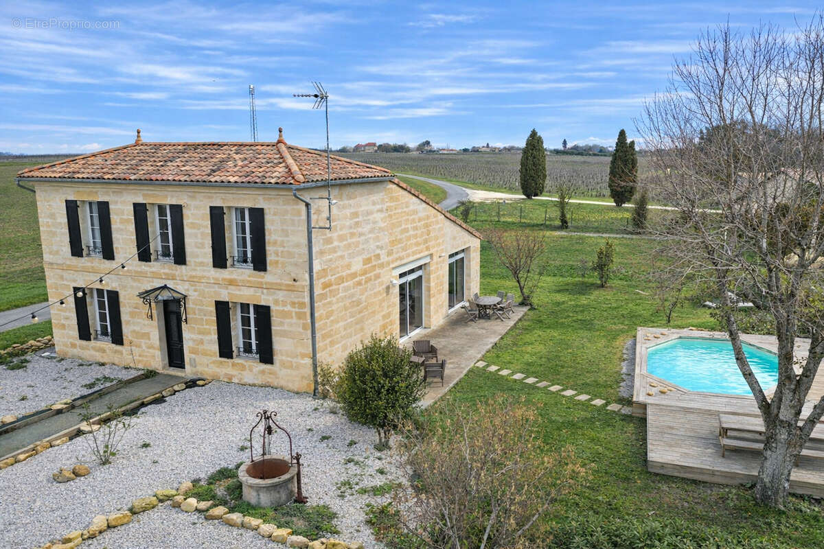 Maison à SAINT-EMILION