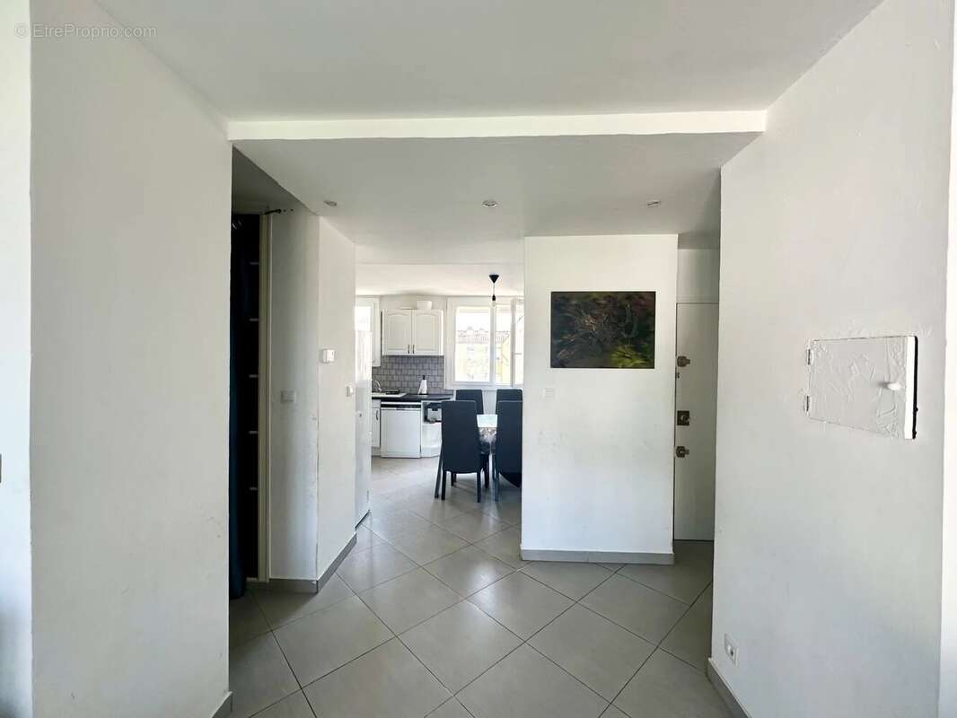 Appartement à CARROS