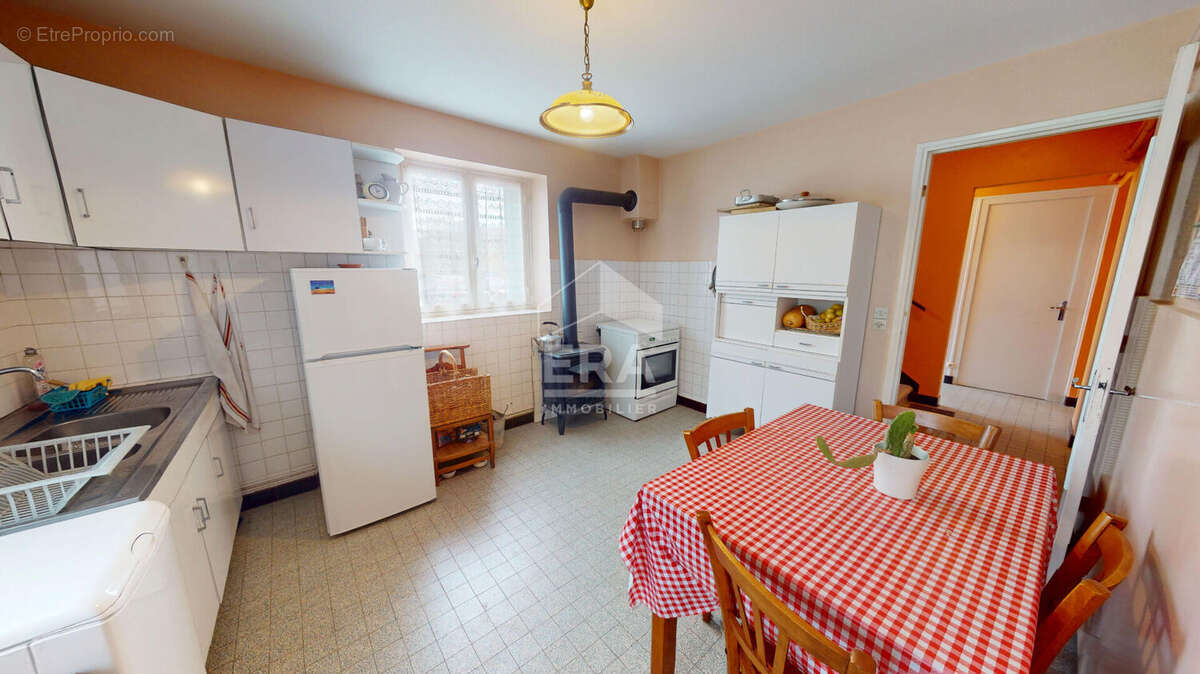 Maison à JUJURIEUX