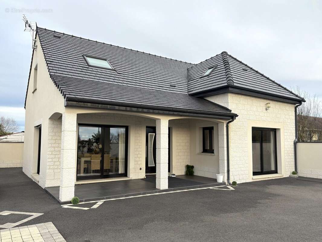 Maison à SAINT-MARTIN-D'ABBAT