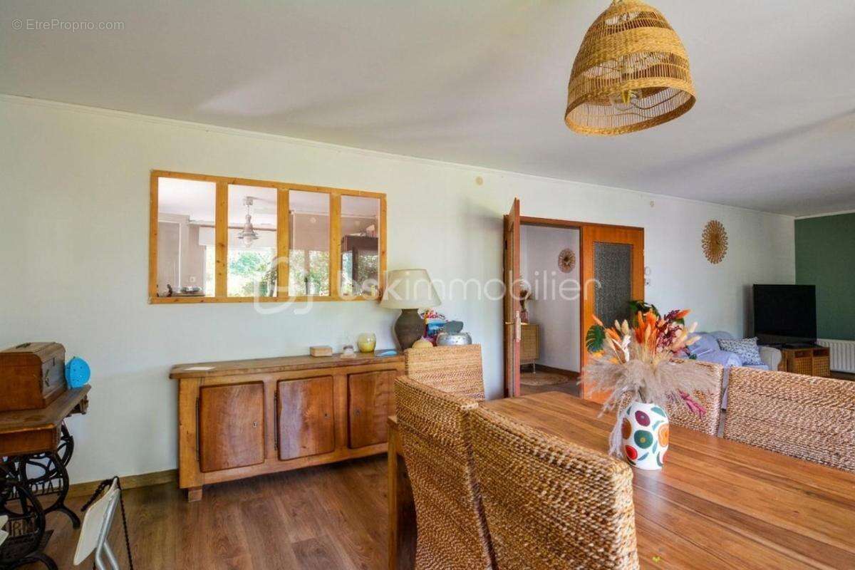Maison bardage bois 180 m² – Vue Montagne – Saint-Pierre-de-Mésage - photo 5