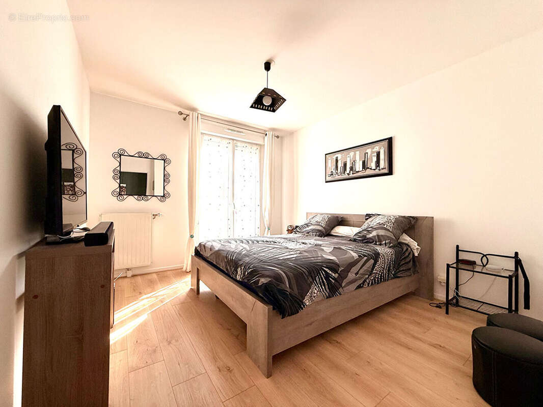 Appartement à BRIE-COMTE-ROBERT
