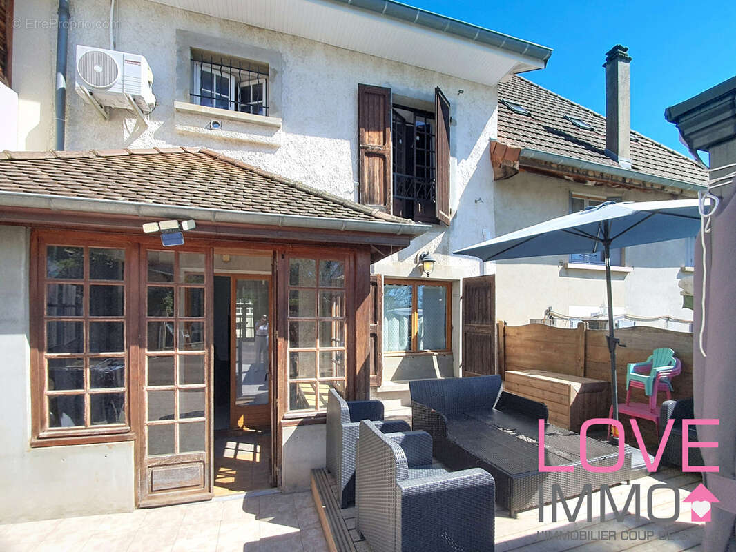 Maison à LES ABRETS