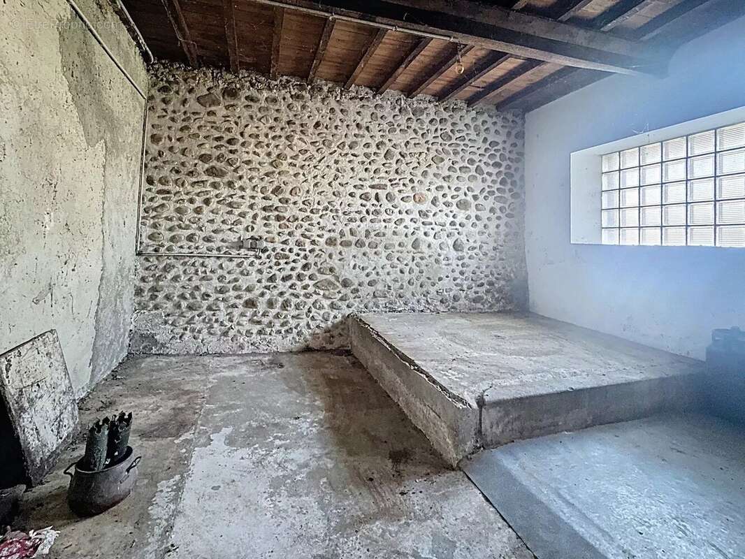Maison à TRIE-SUR-BAISE