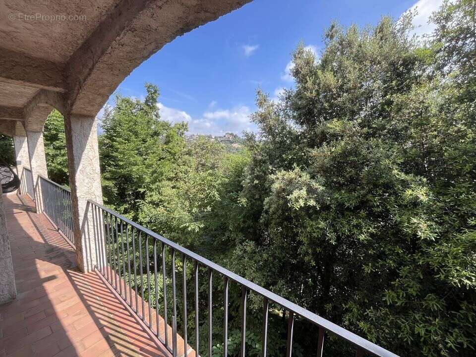 SALON CHEMINÉE FONCTIONNELLE - Maison à CAGNES-SUR-MER