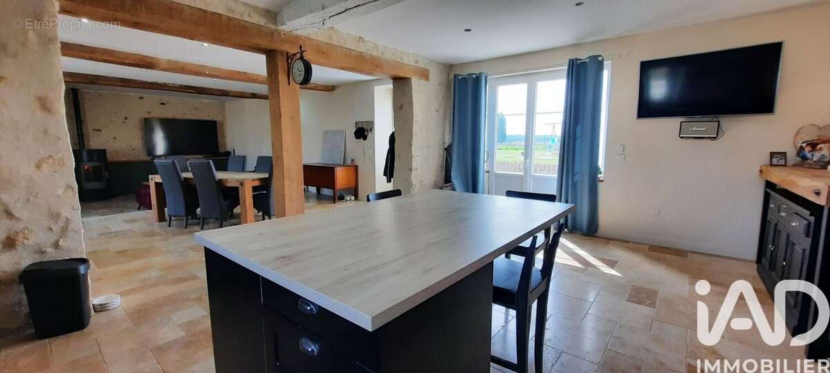 Maison 206 m² à Lancome  - photo 5