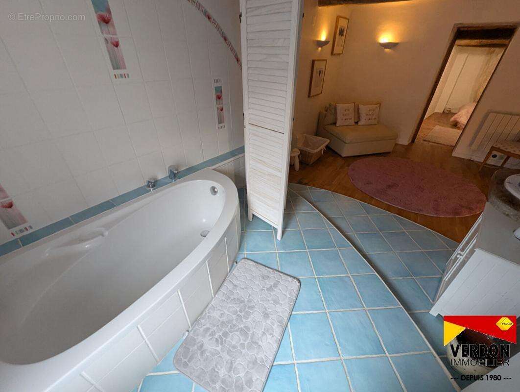 Maison à SAINT-JULIEN-DU-VERDON