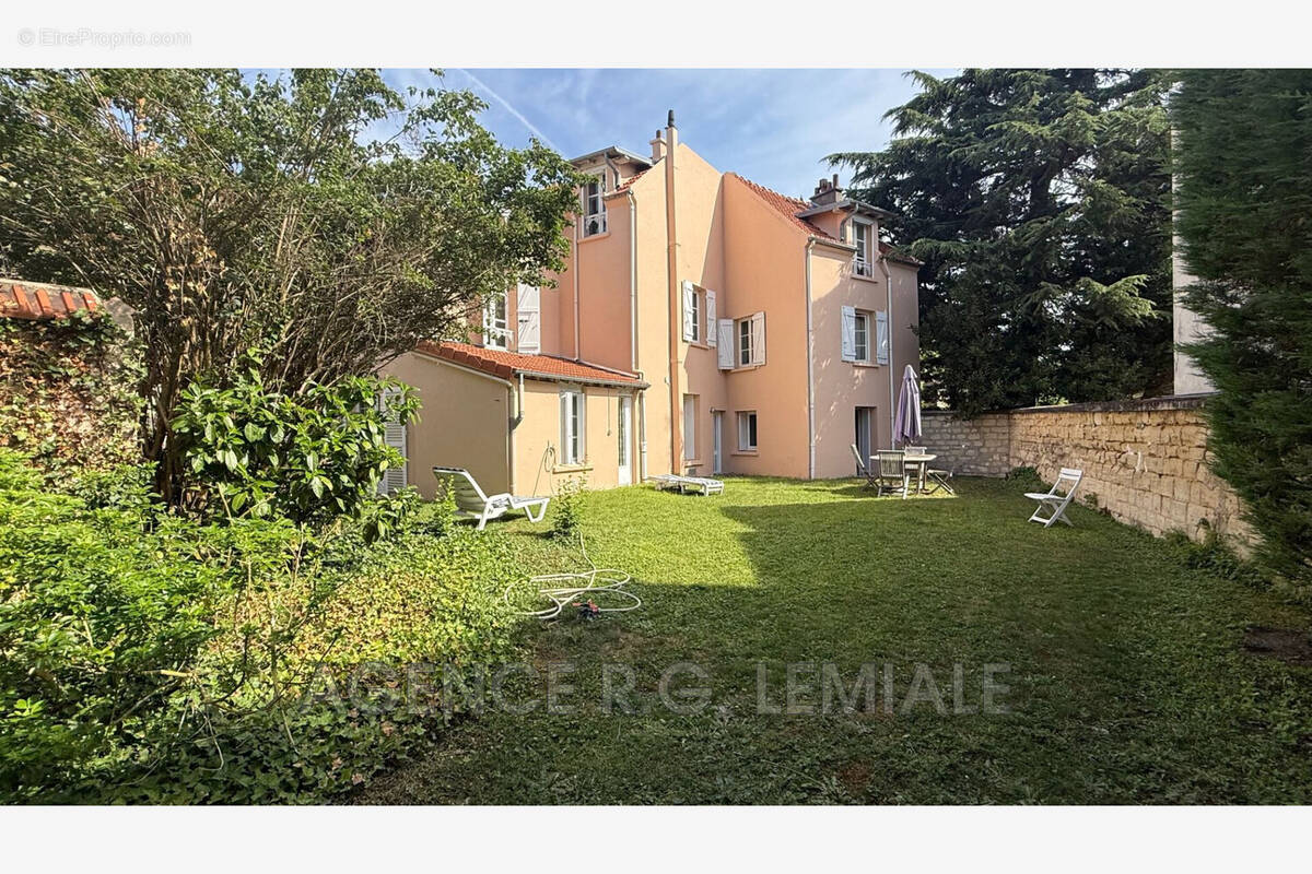 Maison à MAISONS-LAFFITTE