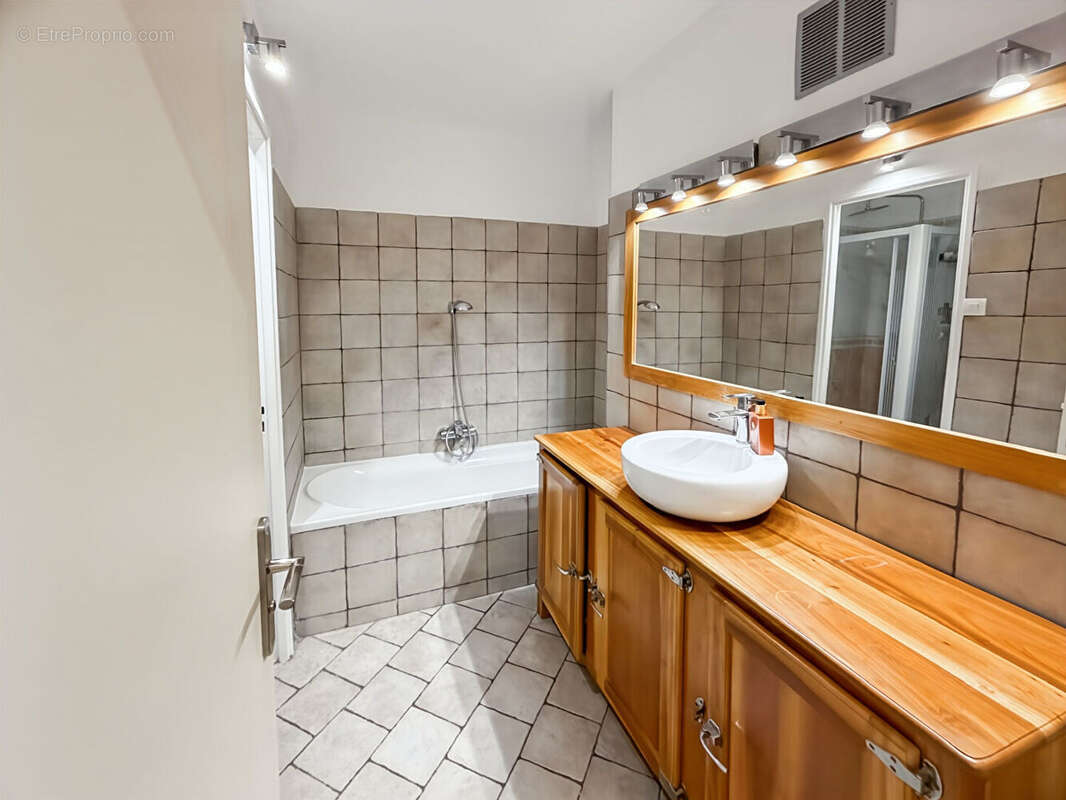 Appartement à MARSEILLE-9E