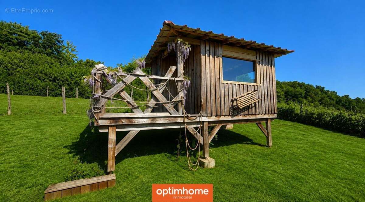 Une propriété d'exception sur les hauteurs offrant une vue imprenable - photo 8