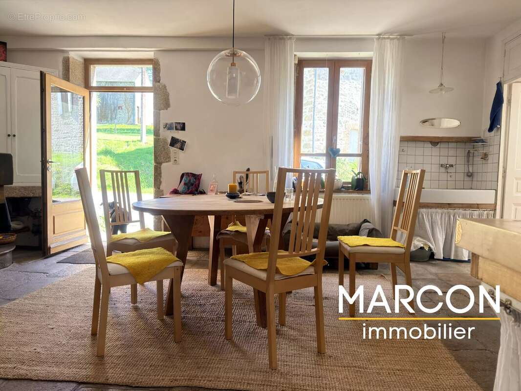 Maison à CHATELUS-MALVALEIX