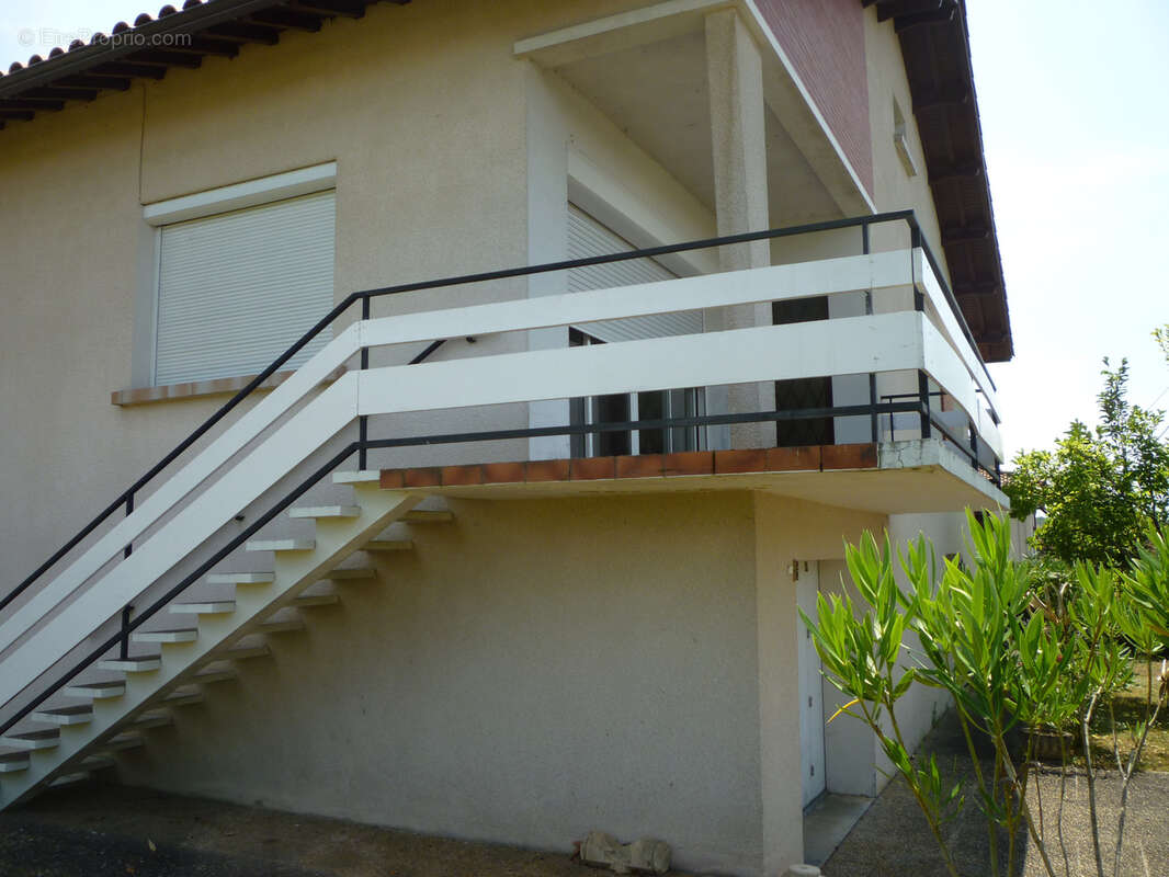 Grande maison en pierre de 170 m2   Deux appartements indépendants   Idéale pour famille recomposée ou projet - photo 4