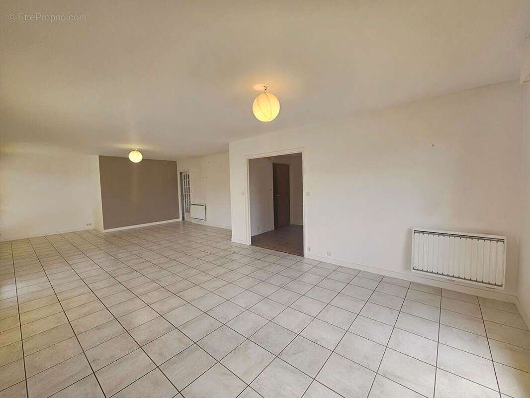 T5 brest saint marc avec balcons et garage - photo 3