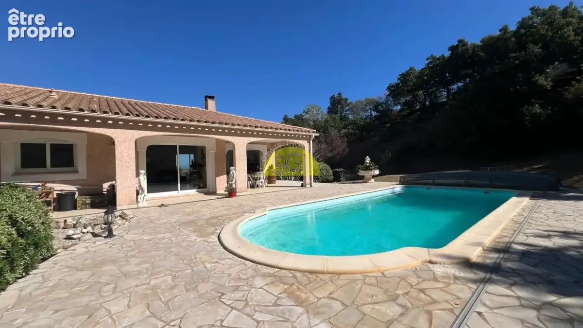 Belle villa climatisée de plain-pied avec piscine et garage sur 5 153 m² de terrain - photo 2