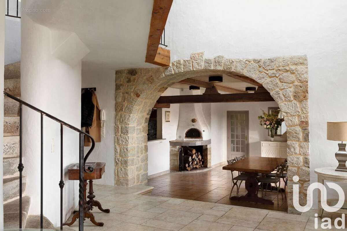 Maison 186 m² à Gourdon  - photo 9