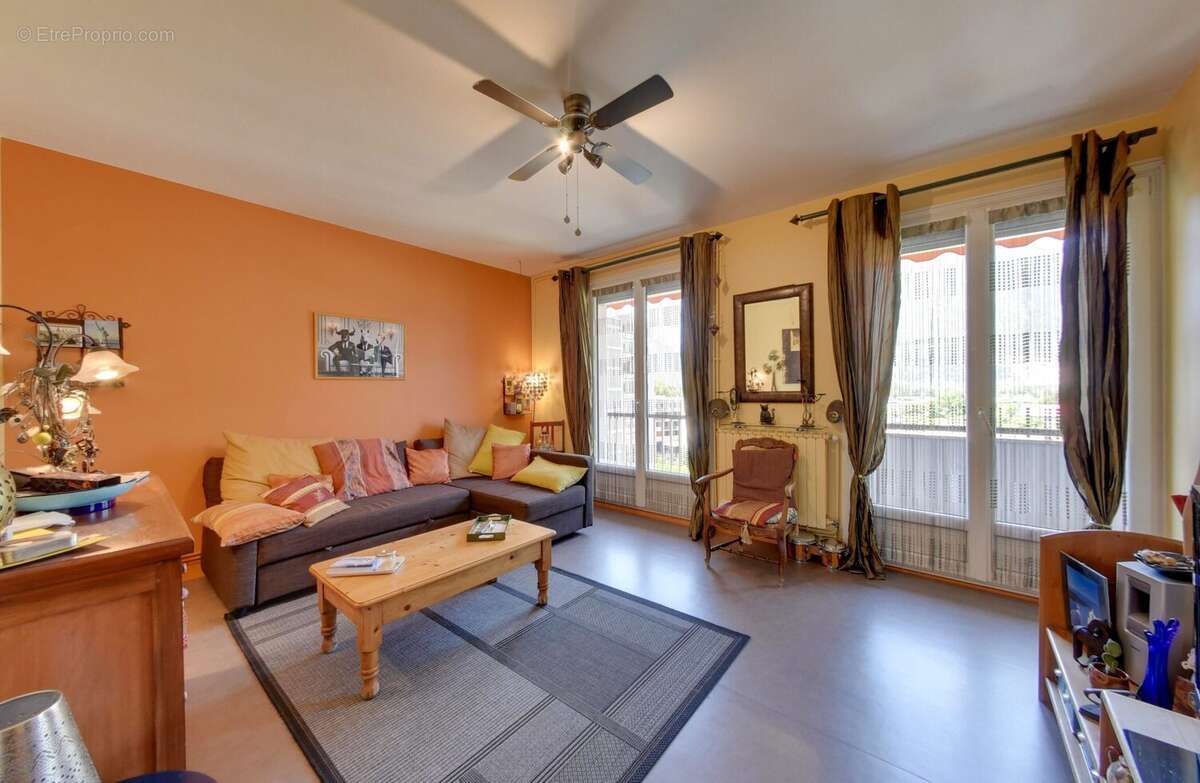 Appartement à SAINT-EGREVE