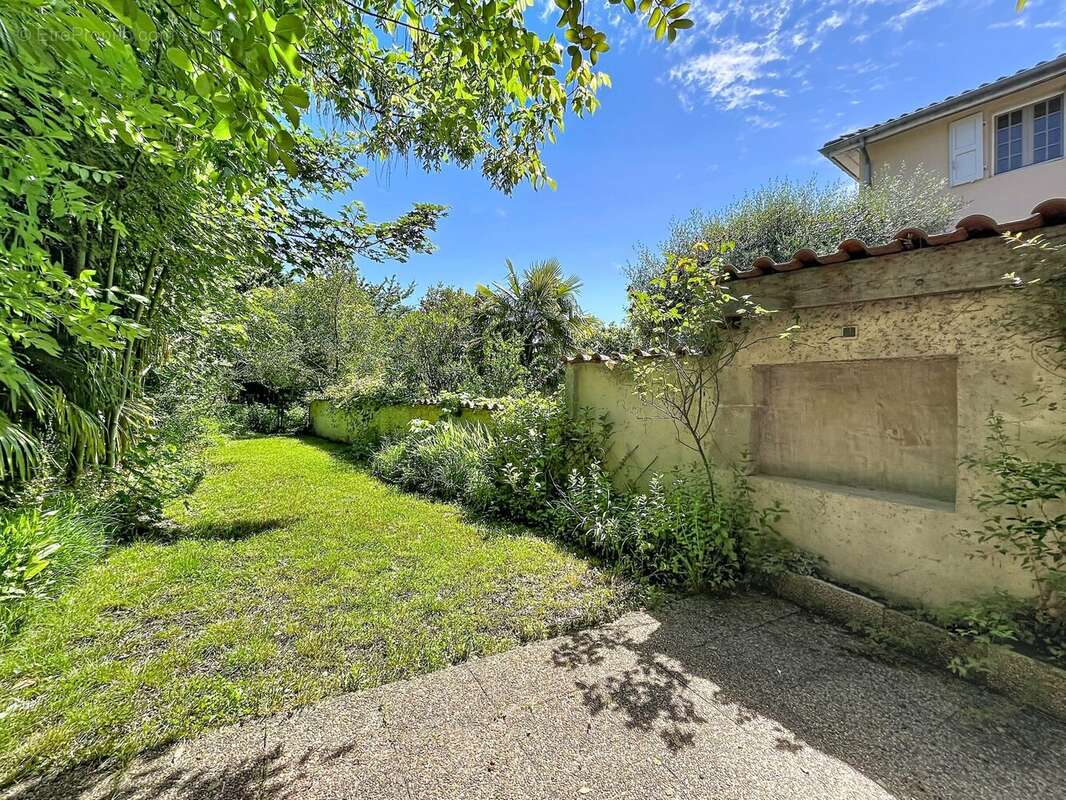 terrasse - Maison à LA TRONCHE