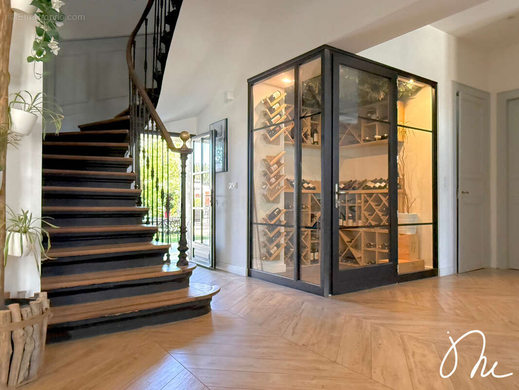 Très belle maison familiale rénovée avec piscine et pool-house - photo 8