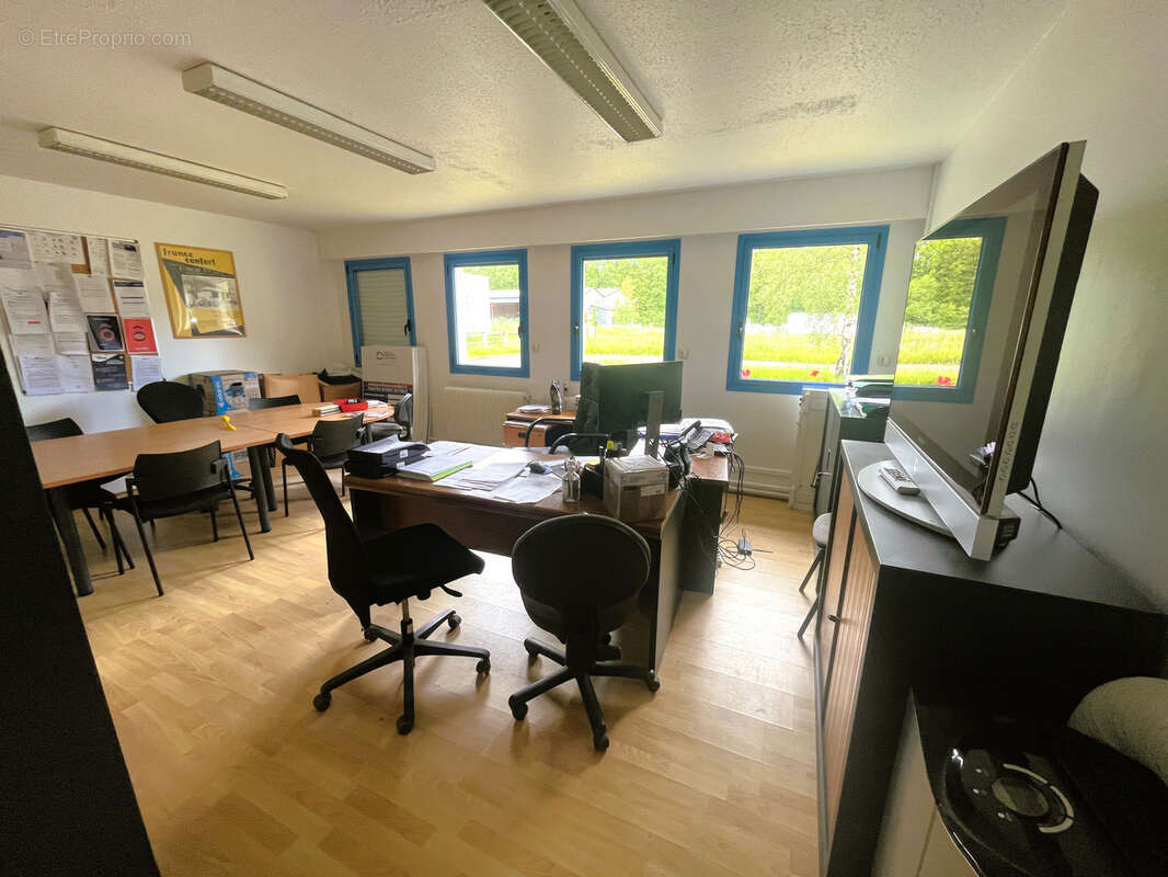 Commerce à NOGENT-LE-PHAYE