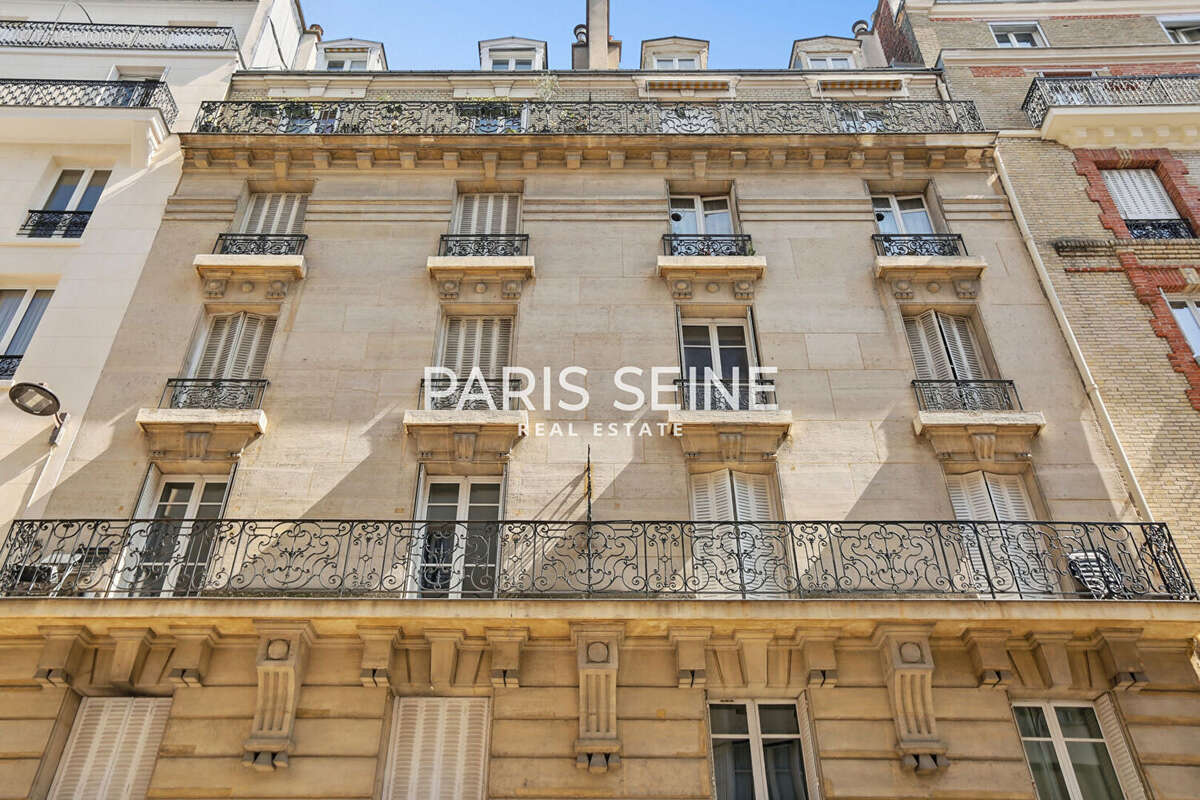 Appartement à PARIS-7E