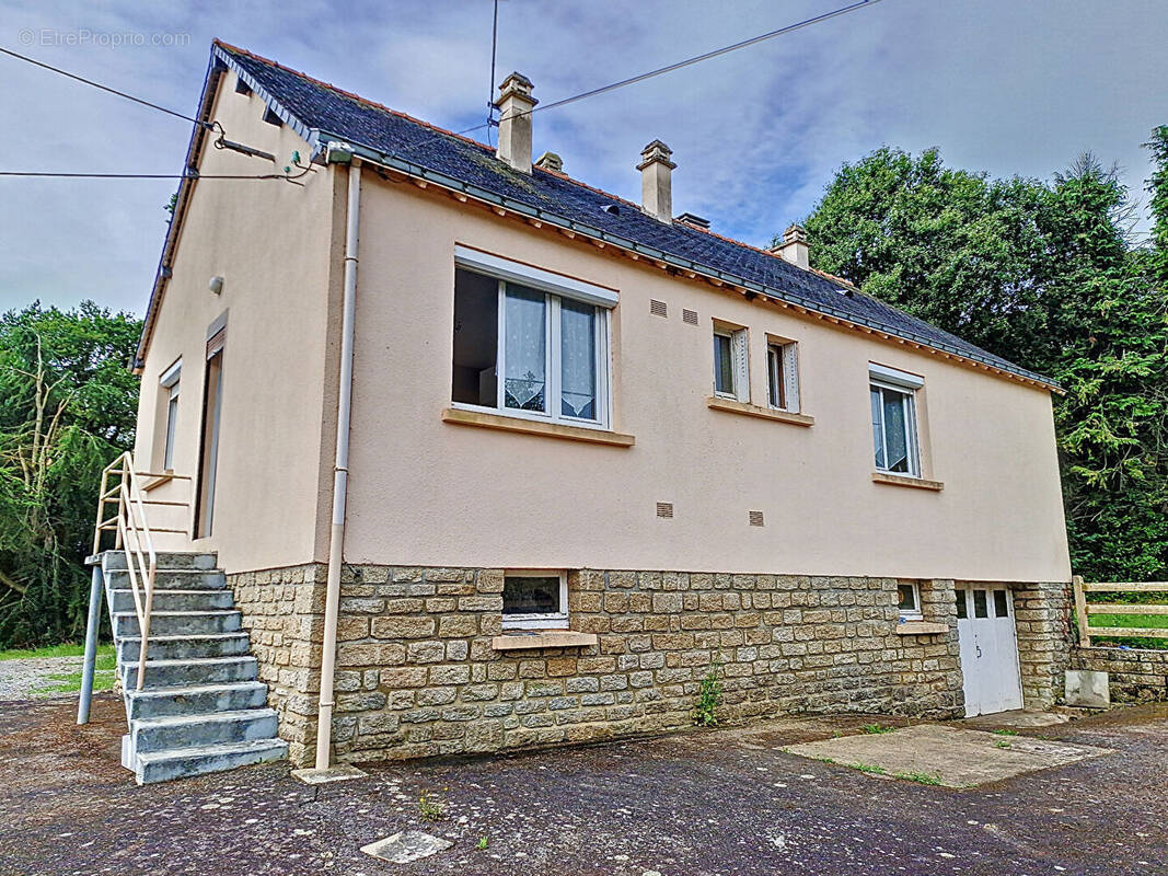 Maison à SAINT-SERVANT