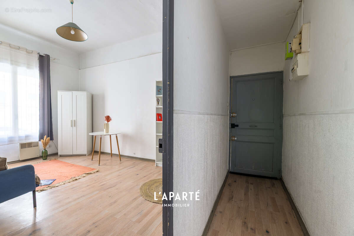 Appartement à MARSEILLE-4E