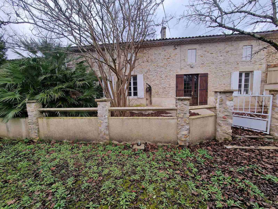 Ensemble immobilier avec dépendances - photo 2