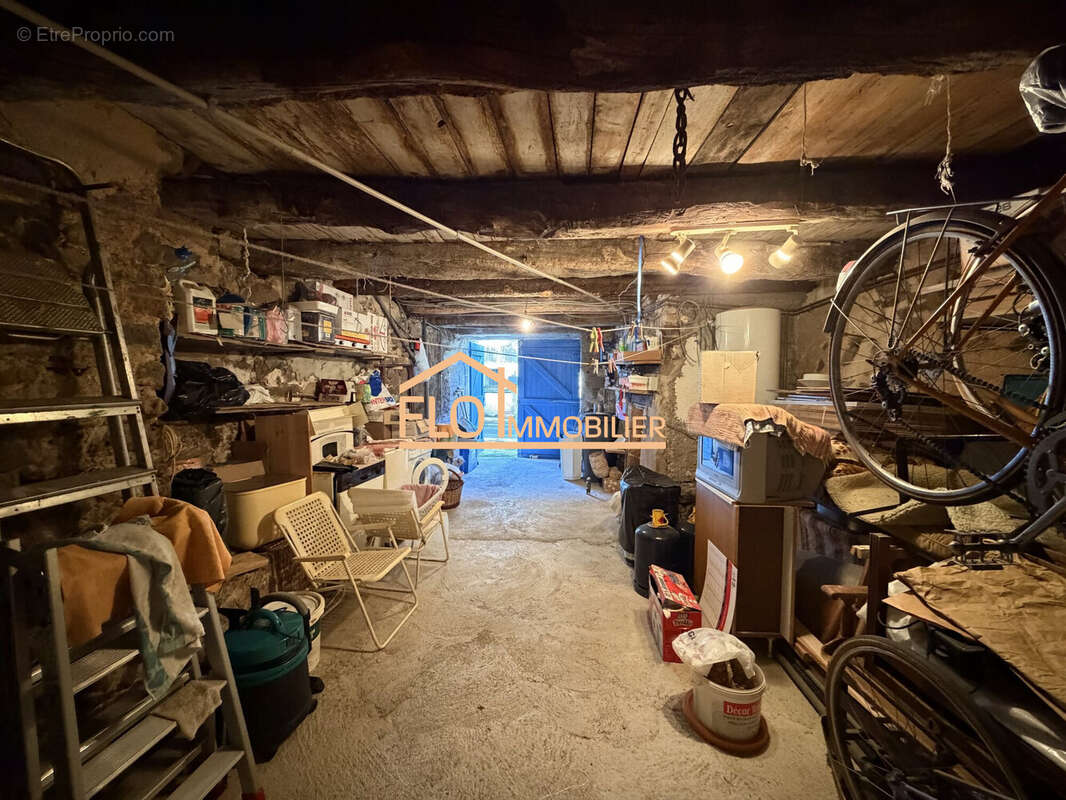 Maison à LA VACQUERIE-ET-SAINT-MARTIN-DE-CASTRIES