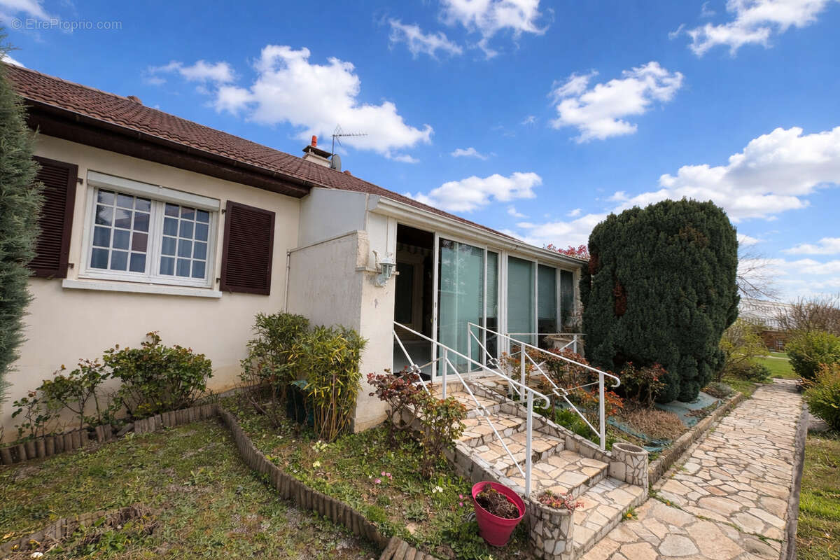 Maison à LA TALAUDIERE